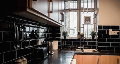 Modern Comforts in the Heart of London – Spacious 3-Bedroom Flat