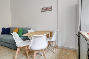 Apartment, 2 Bedrooms, 2 Bathrooms | Living area | 32-inch LED TV with digital channels - Lovely flat near Corso Buenos Aires (Milan)