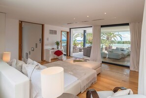 6 bedrooms, iron/ironing board, travel cot, free WiFi