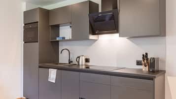 Fridge, microwave, dishwasher, coffee/tea maker