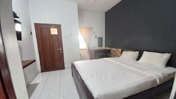 Doppia Deluxe | Una scrivania, Wi-Fi gratuito, lenzuola