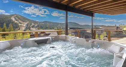 Hot Tub | 7-Seat Mountain Retreat