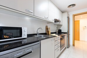 Fridge, microwave, oven, dishwasher