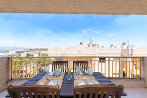 Outdoor dining - S206-273 UHC CATALUNYA 92 (Salou)