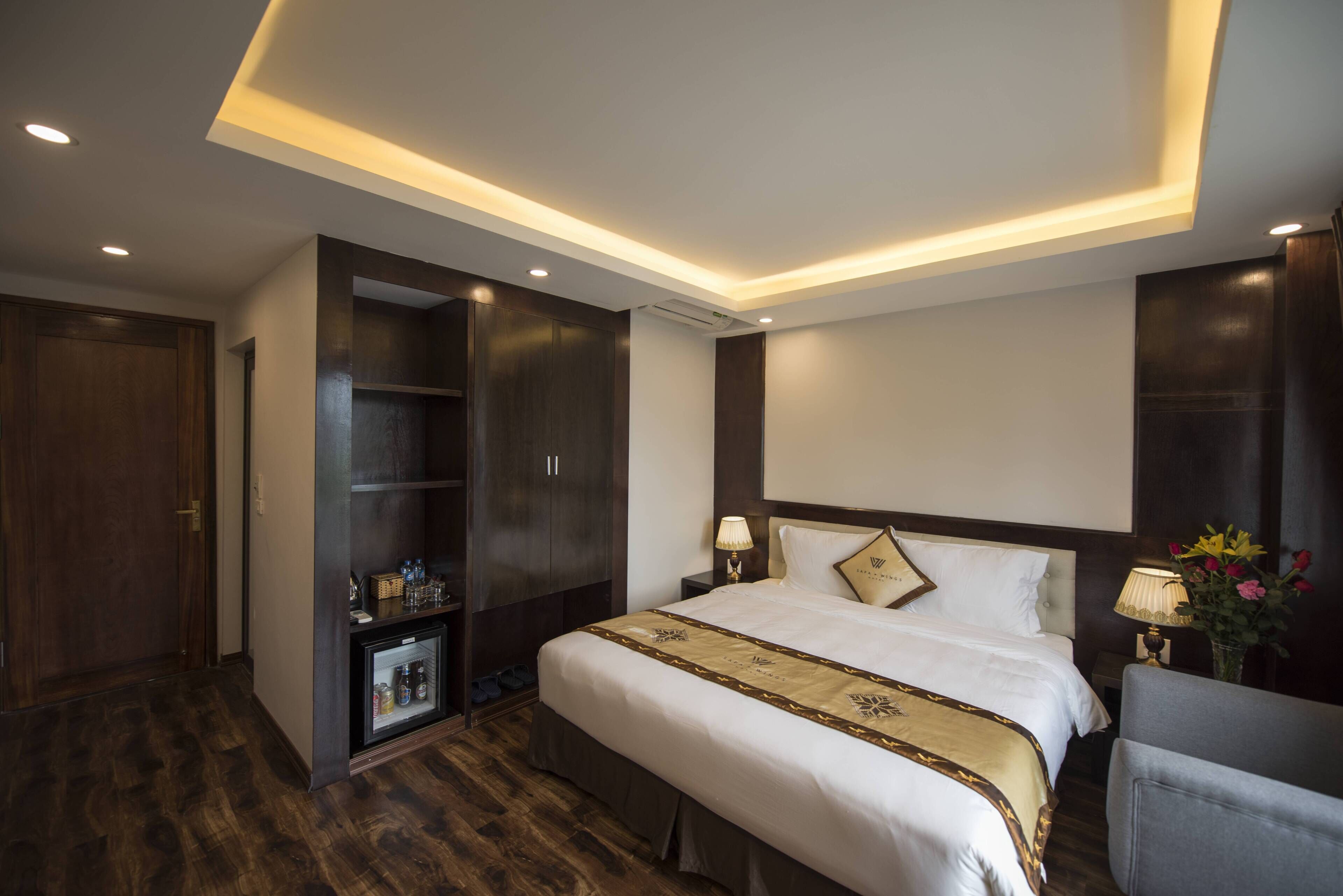Deluxe Room, Balcony, Mountain View | Minibar, blackout curtains, soundproofing, free WiFi