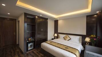 Deluxe Room, Balcony, Mountain View | Minibar, blackout curtains, soundproofing, free WiFi