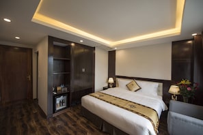 Deluxe-Zimmer, Balkon, Bergblick | Minibar, Verdunkelungsvorhänge, schallisolierte Zimmer, kostenloses WLAN