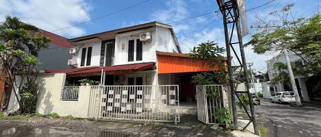 Fachada da propriedade