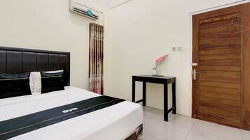 Double Room | WiFi (free), bed sheets