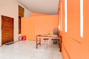 Reception - Spot on Homestay Griya Sunarti (Depok)