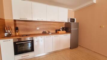 Iron/ironing board, free WiFi