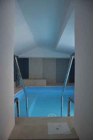 Pool. Luxurious retreat for your well-being