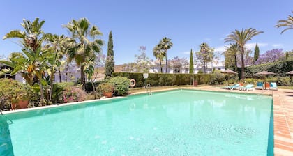 Exclusive 2BD Apartment Heated Pool Flamingos Golf