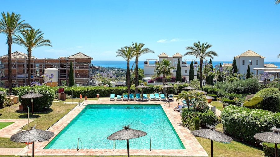 Exclusive 2BD Apartment Heated Pool Flamingos Golf