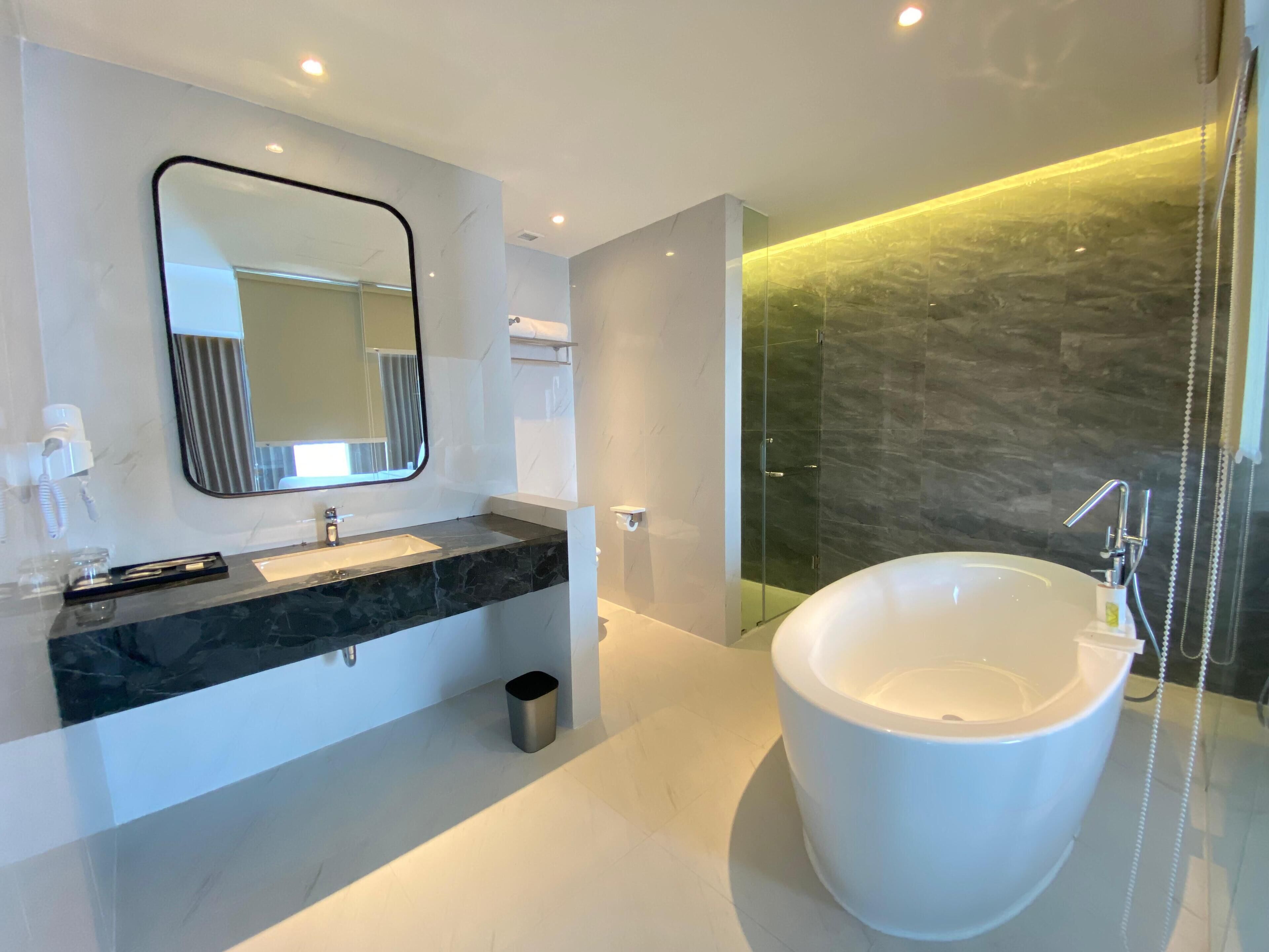 Studio Suite | Bathroom