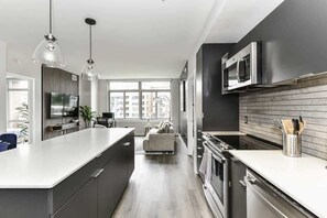 ماكينة لصنع القهوة/الشاي، مستلزمات طهي/أطباق/أوعية