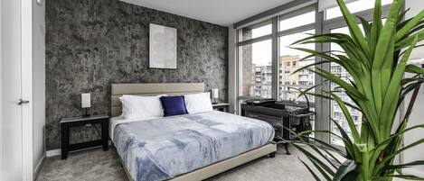 2 室のベッドルーム、デスク、アイロン / アイロン台、旅行用ベビーベッド