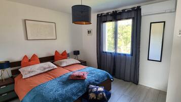 3 chambres, fer et planche à repasser, Wi-Fi gratuit, draps fournis