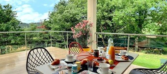 A refined getaway in south Ardèche - comfort, elegance, unobstructed views