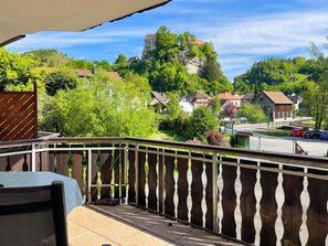 Classic-Doppelzimmer, 1 Queen-Bett, Balkon, Bergblick | Terrasse/Patio