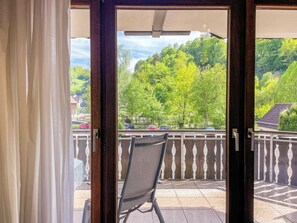 Dobbeltrom – classic, 1 queensize-seng, balkong, fjellutsikt | Terrasse/patio