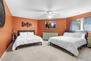 6 bedrooms, desk, iron/ironing board, travel cot