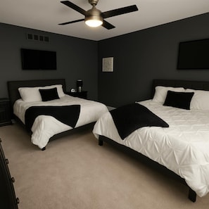 6 bedrooms, desk, iron/ironing board, travel crib