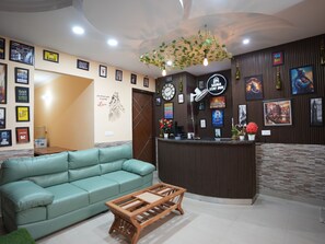 Ruang duduk lobi