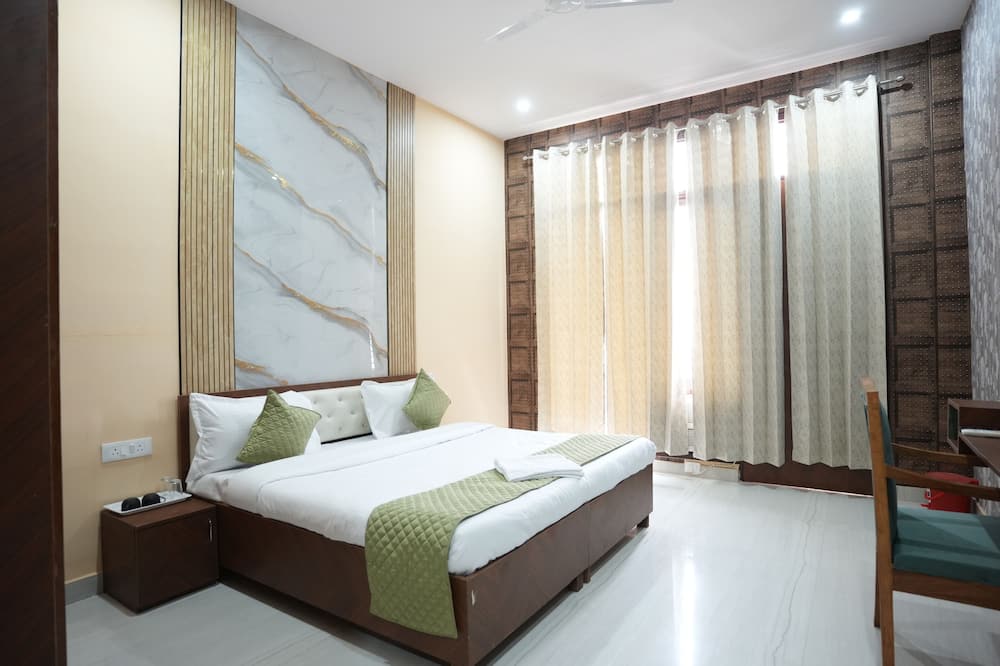 Hotel Saina Stay Inn
