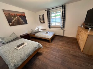 7 habitaciones, wifi y ropa de cama 