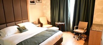V Hotel