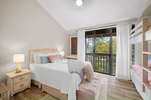 2 chambres, bureau, fer et planche à repasser, lit parapluie