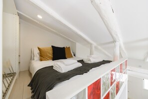 1 bedroom, iron/ironing board, free WiFi