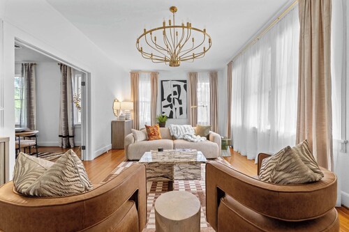 3BR•Porch•FirePit•Grill•Parking | 5min to Downtown