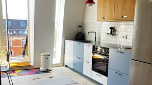 Private kitchen - Delightful two-bedroom flat with balcony in Funky Nørrebro (København)