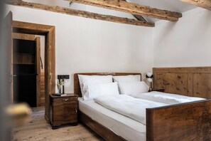 华丽公寓, 山景 | 高档床上用品、特色装修、特色家居、笔记本电脑工作区