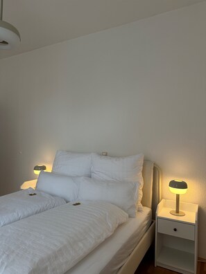 1 camera, Wi-Fi, lenzuola