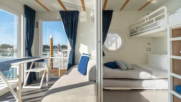 2 bedrooms, free WiFi, bed sheets