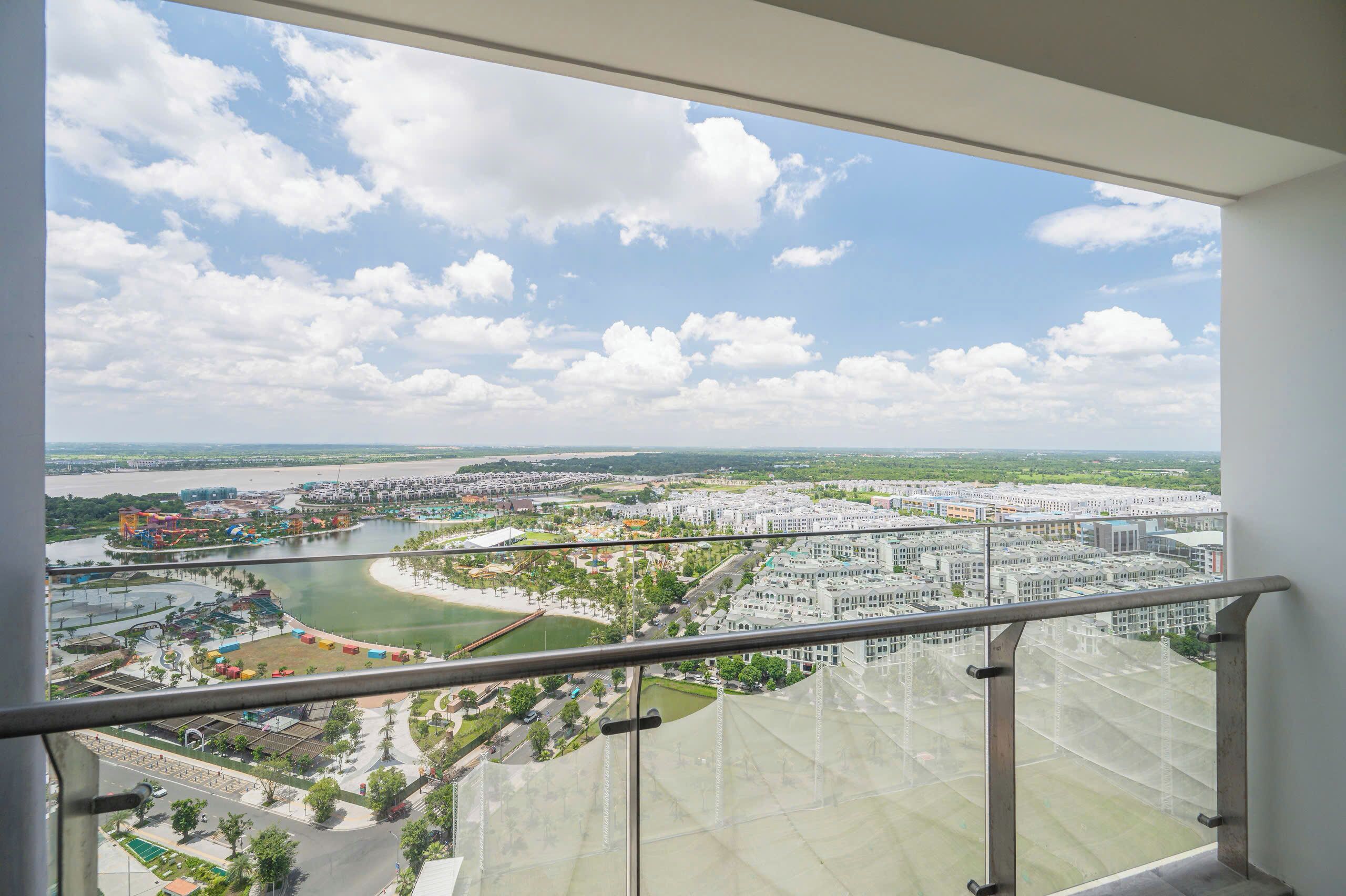 Deluxe Apartment, 3 Bedrooms, Balcony, Park View | Terrace/patio