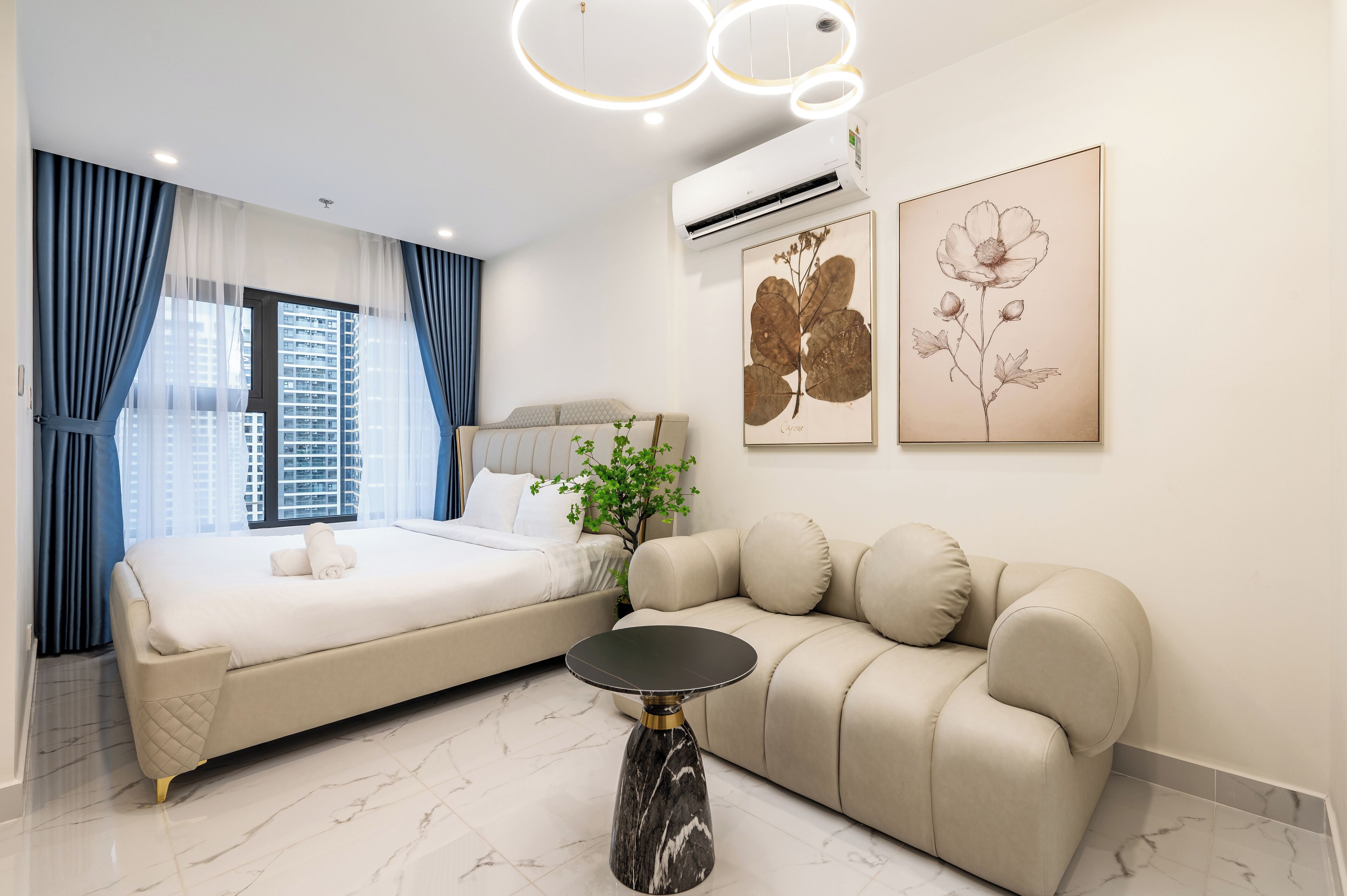 Deluxe Studio, 1 King Bed, Kitchen, City View | Living area | 43-inch Smart TV with digital channels