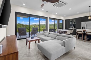 Smart-TV og stereoanlegg