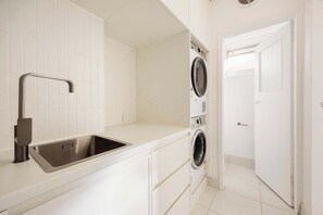 Interior - Delightful Dorrington | In The Heart of Armadale (Armadale)