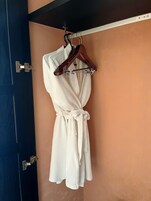 Caja de seguridad en la habitación y cortinas blackout 