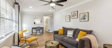 Televisión, oficina