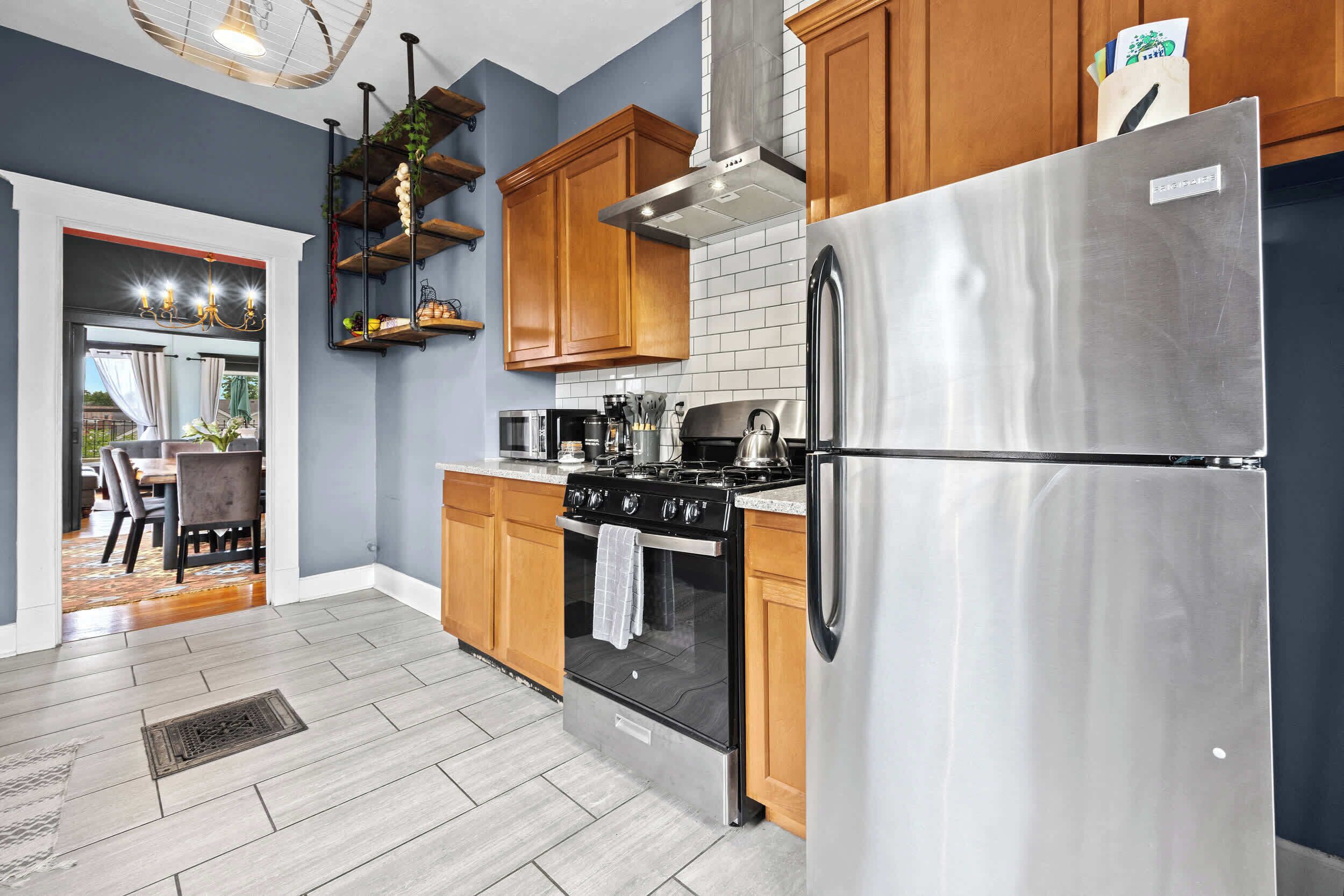 雪櫃、微波爐、焗爐、爐具