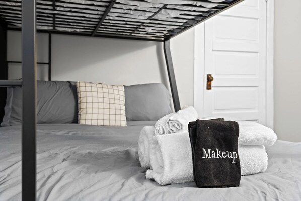 4 chambres, bureau, fer et planche à repasser, Wi-Fi