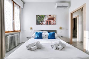 2 bedrooms, iron/ironing board, travel cot, free WiFi - The Red House - Verona Holiday & Business (Verona)