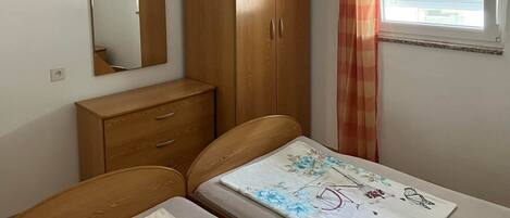 3 chambres, accĂšs au Wi-Fi (inclus), literie fournie