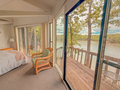 Hideaway in the Trees-#30-Lakefront/2BD/3BA/Pools/Grill/Dock-4PP