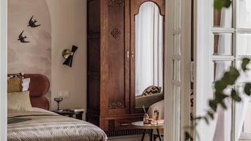 Apartamento grand, sacada, vista para a cidade | Ferros/tábuas de passar roupa, Wi-Fi de cortesia